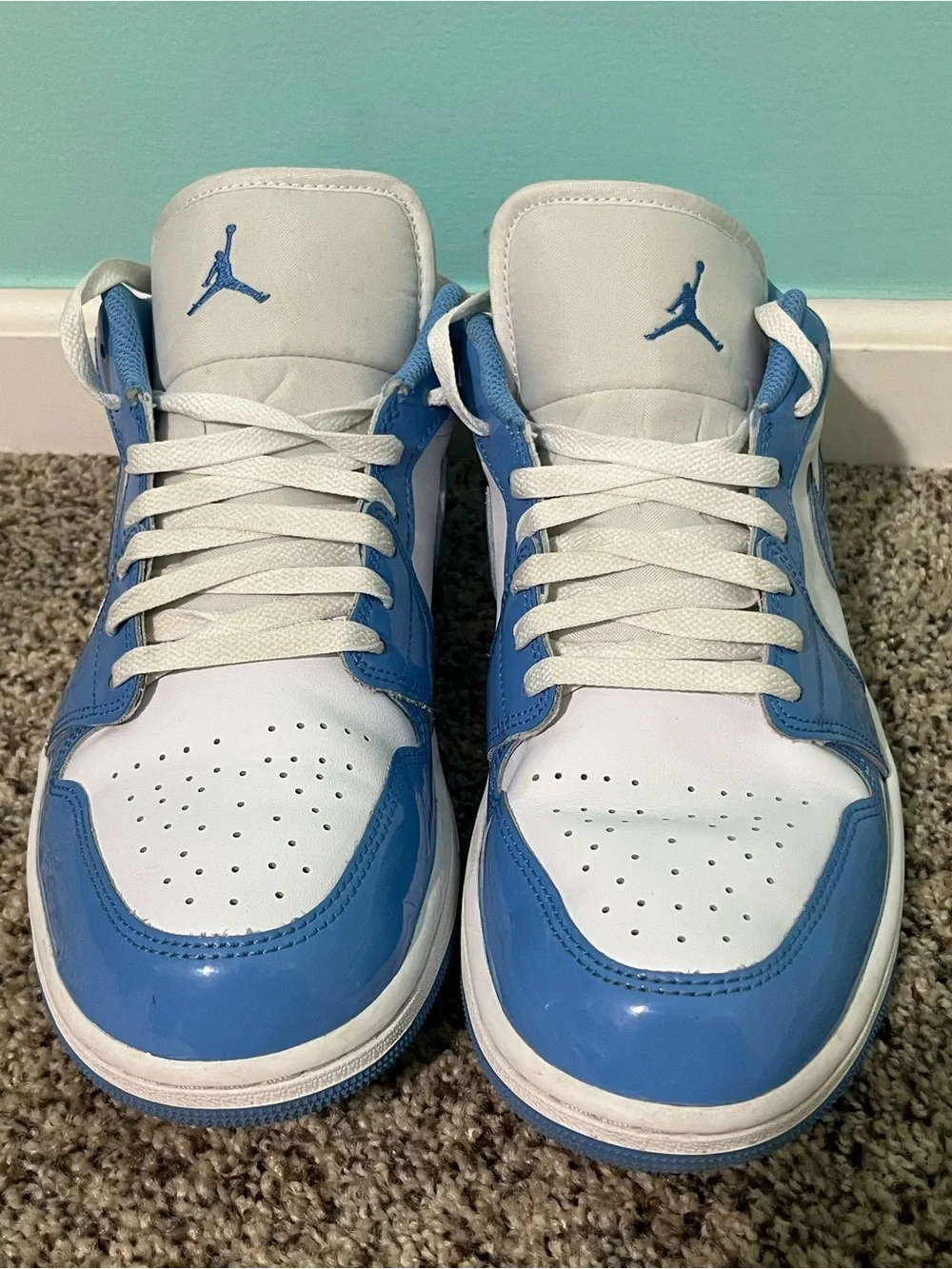 Jordan Low-Top Sneakers in White and Carolina Blue